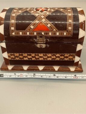 Handcrafted Inlaid Wood Jewelry Box lined and hinged. Vintage 70s.